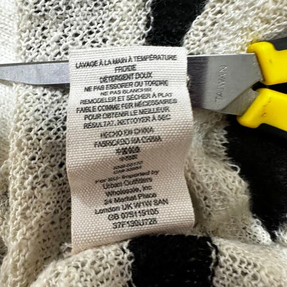 We‎ the Free V Neck Gauzy Crochet Fluffy Lou Striped Sweater Cotton Knit XS Top - Picture 8 of 9